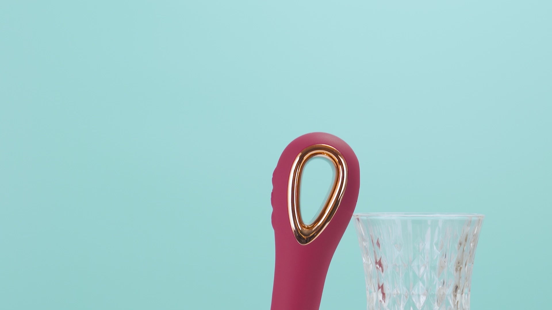 beginner friendly g spot toy, discreet female vibrator, curved pleasure massager